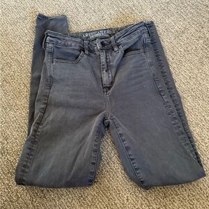 Grey American eagle skinny jeans super stretch size 2 regular pockets high waist